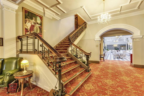 Hadley\'s Orient Hotel - Kawana Tourism 11