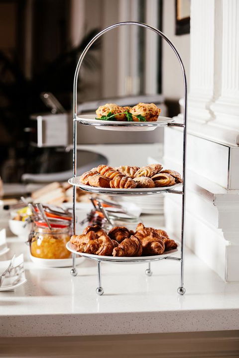 Hadley\'s Orient Hotel - Kawana Tourism 9