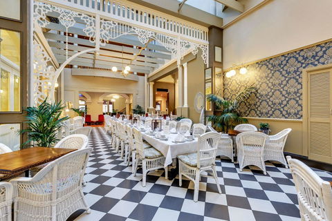 Hadley\'s Orient Hotel - Kawana Tourism 2