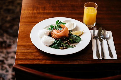 Hadley\'s Orient Hotel - Kawana Tourism 3