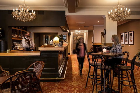 Hadley\'s Orient Hotel - Kawana Tourism 15