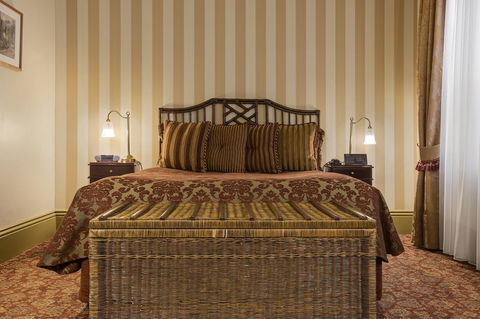 Hadley\'s Orient Hotel - Kawana Tourism 30