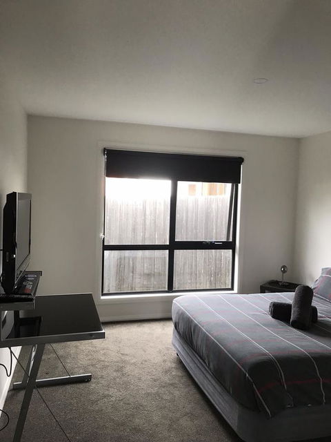 Georges Bay Apartments - Kawana Tourism 7