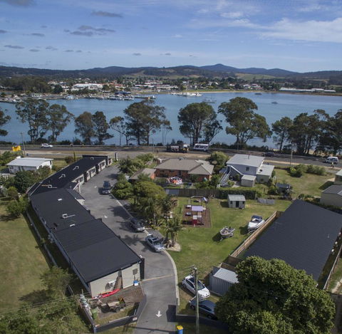 Georges Bay Apartments - Kawana Tourism 16