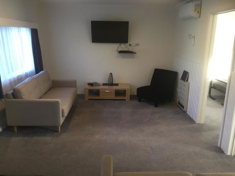 Georges Bay Apartments - Kawana Tourism 29