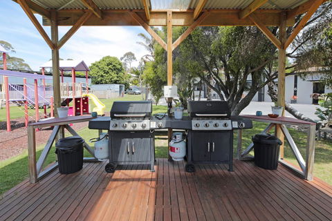 Georges Bay Apartments - Kawana Tourism 40