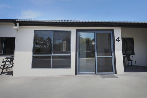 Georges Bay Apartments - Kawana Tourism 35
