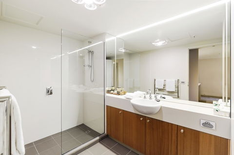 The Old Woolstore Apartment Hotel - Kawana Tourism 15