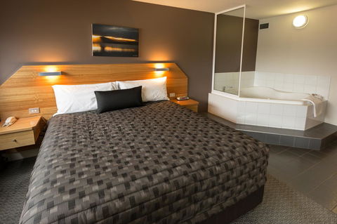 The Old Woolstore Apartment Hotel - Kawana Tourism 29