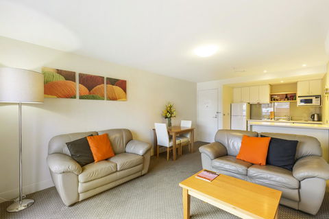 The Old Woolstore Apartment Hotel - Kawana Tourism 11