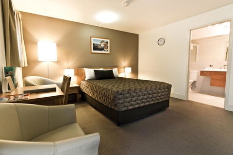 The Old Woolstore Apartment Hotel - Kawana Tourism 24
