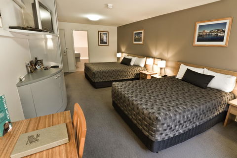 The Old Woolstore Apartment Hotel - Kawana Tourism 10
