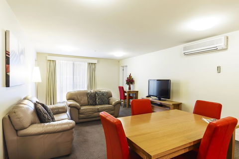 The Old Woolstore Apartment Hotel - Kawana Tourism 17