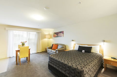 The Old Woolstore Apartment Hotel - Kawana Tourism 22
