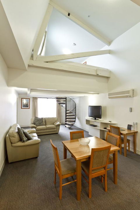 The Old Woolstore Apartment Hotel - Kawana Tourism 26