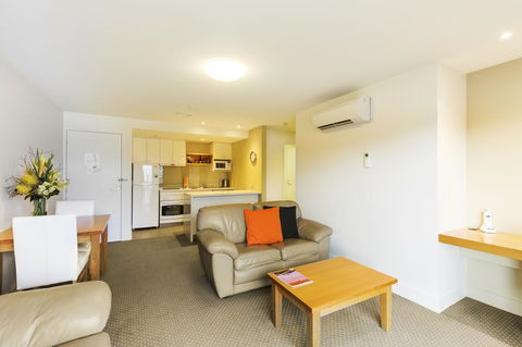 The Old Woolstore Apartment Hotel - Kawana Tourism 12