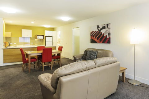 The Old Woolstore Apartment Hotel - Kawana Tourism 19