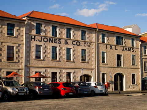 The Henry Jones Art Hotel - Kawana Tourism 5