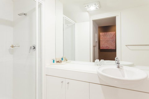 The Henry Jones Art Hotel - Kawana Tourism 36
