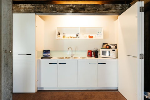 The Henry Jones Art Hotel - Kawana Tourism 31