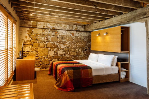 The Henry Jones Art Hotel - Kawana Tourism 16
