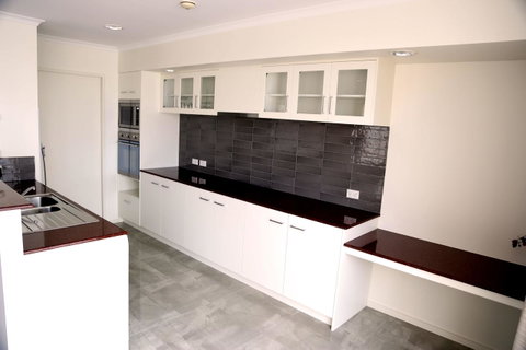 Salamanca Inn - Kawana Tourism 15