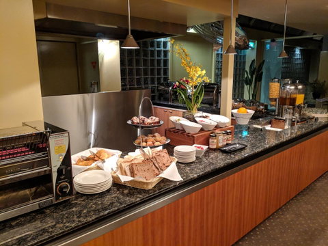 Salamanca Inn - Kawana Tourism 1