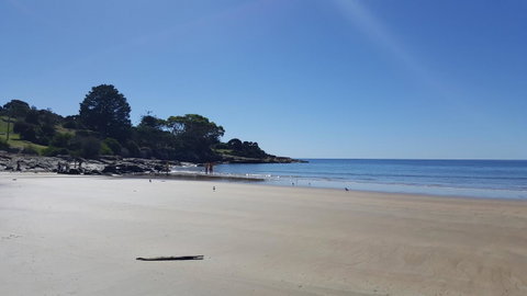 Riverbank Villa - Kawana Tourism 25