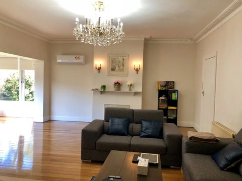 Riverbank Villa - Kawana Tourism 3
