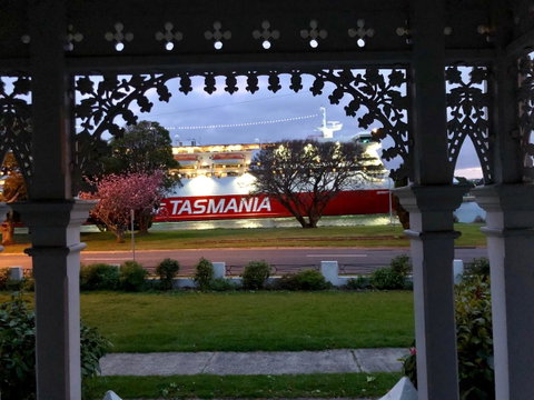Riverbank Villa - Kawana Tourism 0