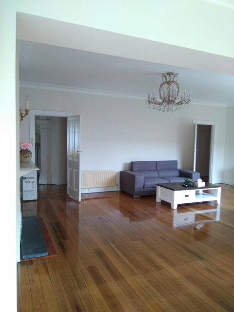 Riverbank Villa - Kawana Tourism 18