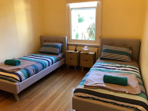 Riverbank Villa - Kawana Tourism 2