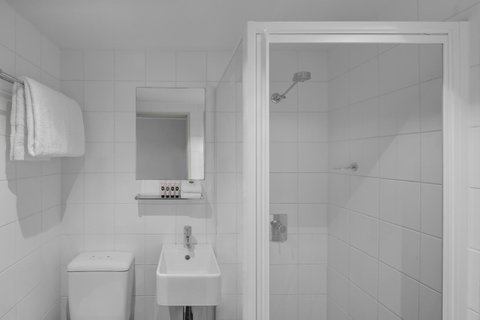 Travelodge Hotel Hobart - Kawana Tourism 8