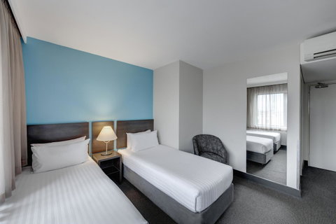 Travelodge Hotel Hobart - Kawana Tourism 11