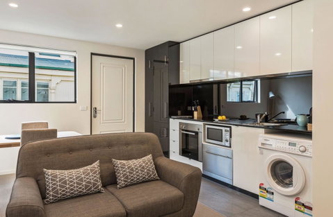 110 Hampden Apartments - Kawana Tourism 1