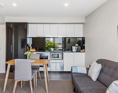 110 Hampden Apartments - Kawana Tourism 14