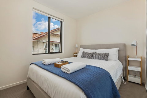 110 Hampden Apartments - Kawana Tourism 19