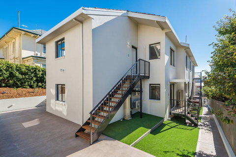 110 Hampden Apartments - Kawana Tourism 31