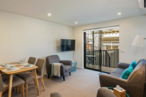 110 Hampden Apartments - Kawana Tourism 24