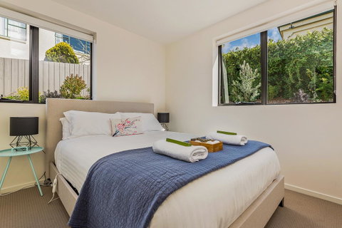110 Hampden Apartments - Kawana Tourism 20