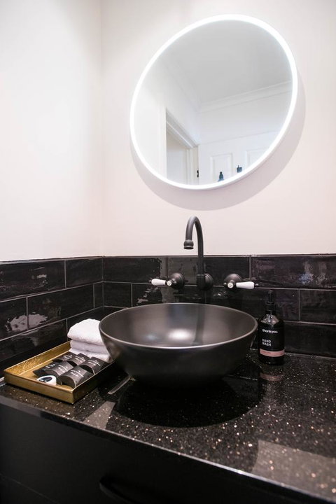 Battery Point Boutique Accommodation - Kawana Tourism 23