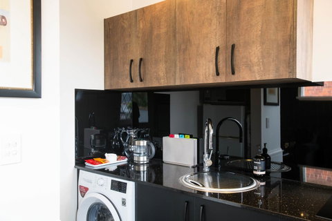 Battery Point Boutique Accommodation - Kawana Tourism 25