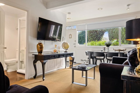 Battery Point Boutique Accommodation - Kawana Tourism 8