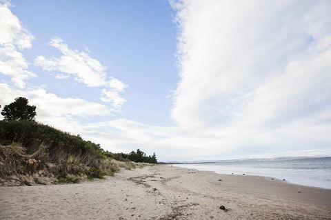 Seven Mile Beach Cabin And Caravan Park - Kawana Tourism 1