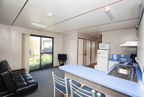 Seven Mile Beach Cabin And Caravan Park - Kawana Tourism 13