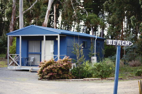 Seven Mile Beach Cabin And Caravan Park - Kawana Tourism 0