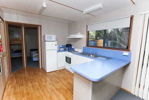 Seven Mile Beach Cabin And Caravan Park - Kawana Tourism 16