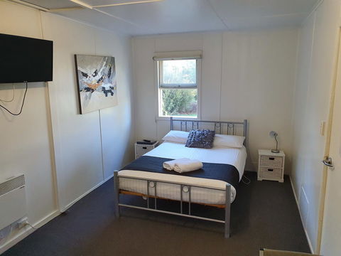 Seven Mile Beach Cabin And Caravan Park - Kawana Tourism 20