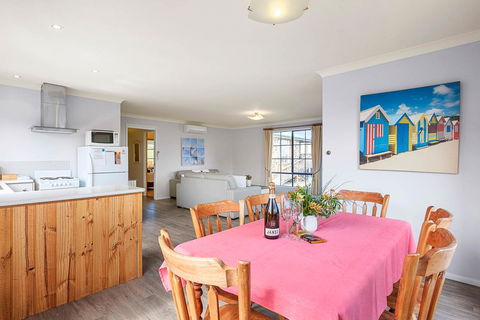Omaroo Cottage Bruny Island - Kawana Tourism 7
