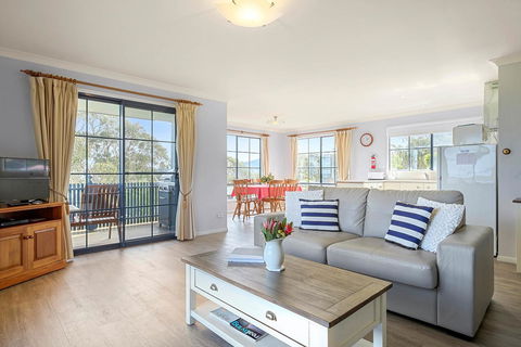 Omaroo Cottage Bruny Island - Kawana Tourism 0